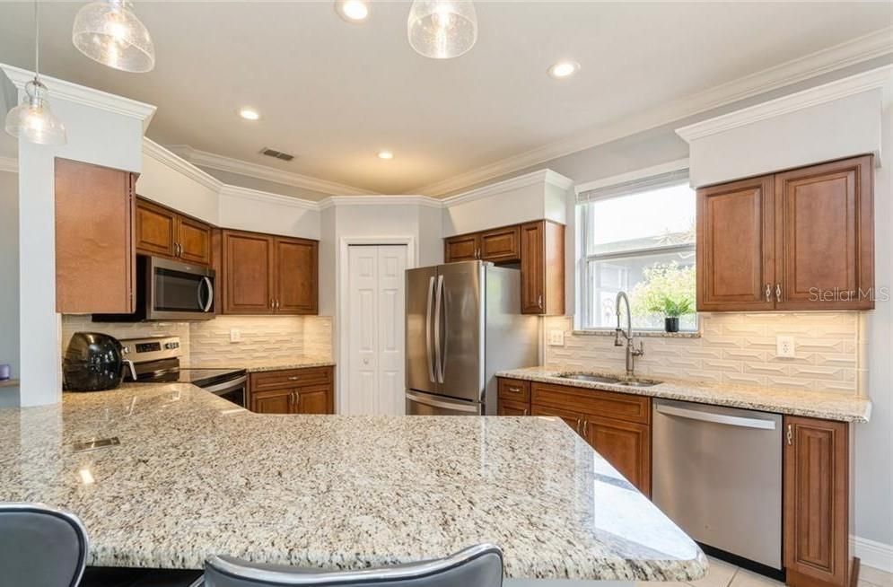 En Venta: $277,000 (2 camas, 2 baños, 1632 Pies cuadrados)