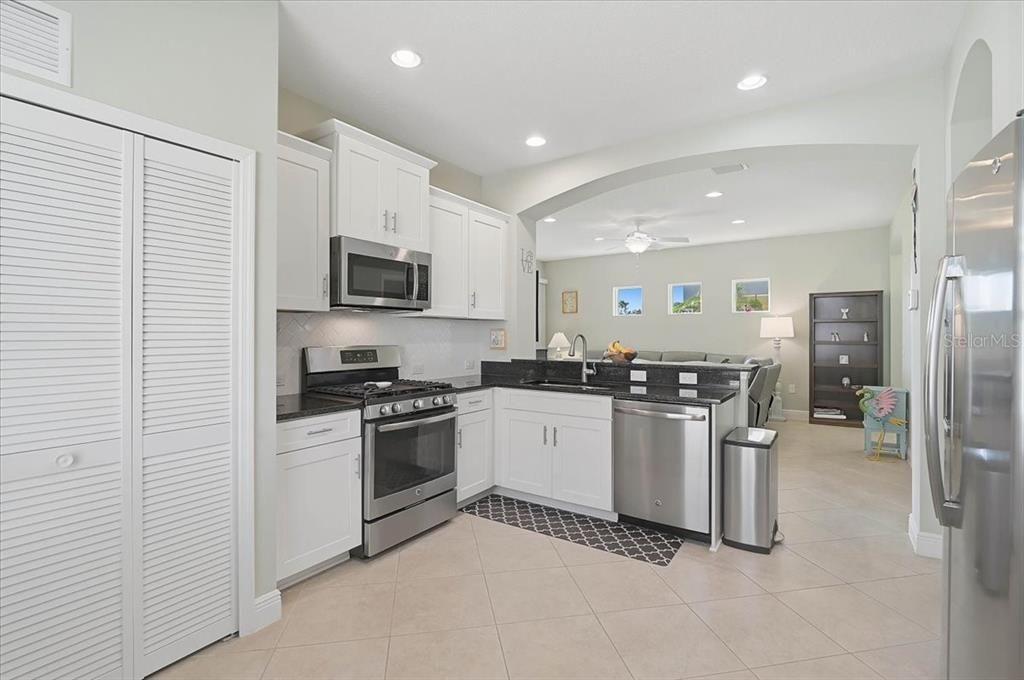 En Venta: $365,000 (2 camas, 2 baños, 1305 Pies cuadrados)