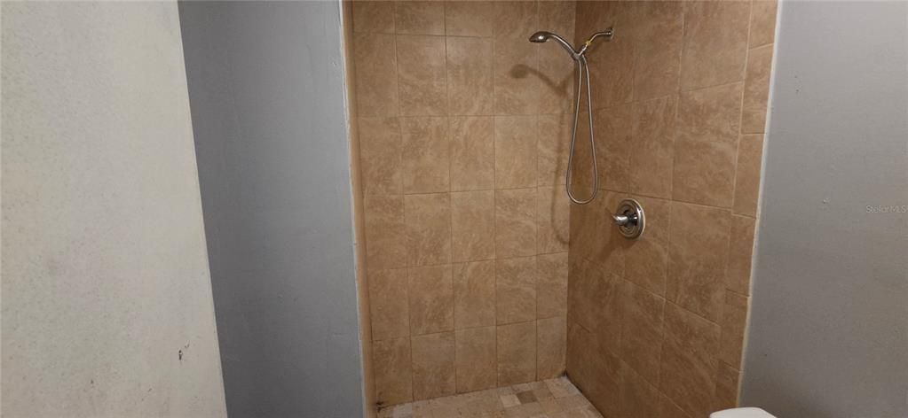 На продажу: $100,000 (3 спален, 2 ванн, 1272 Квадратных фут)