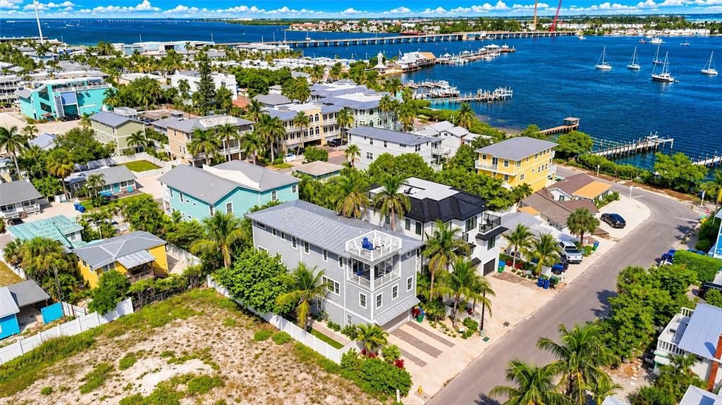 На продажу: $3,475,000 (7 спален, 7 ванн, 3134 Квадратных фут)