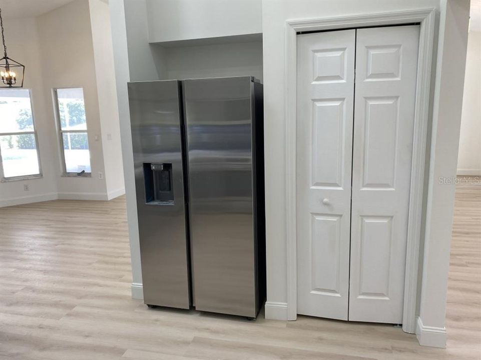 На продажу: $414,900 (3 спален, 2 ванн, 2197 Квадратных фут)