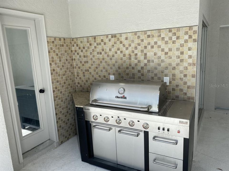 На продажу: $414,900 (3 спален, 2 ванн, 2197 Квадратных фут)
