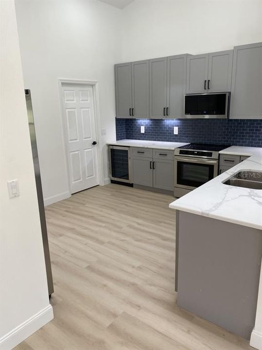 На продажу: $414,900 (3 спален, 2 ванн, 2197 Квадратных фут)