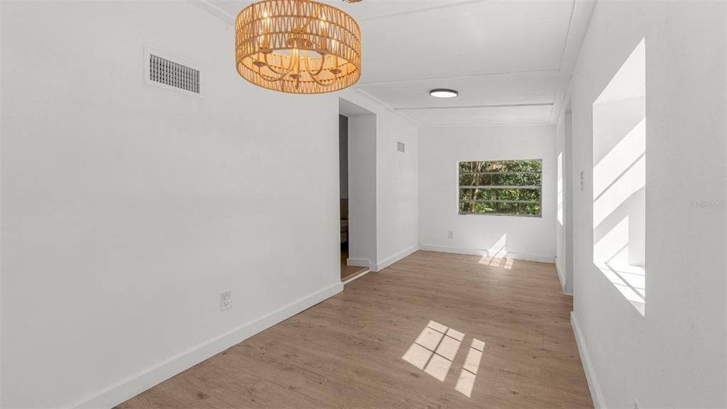 На продажу: $169,900 (3 спален, 2 ванн, 836 Квадратных фут)