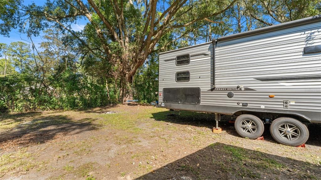 На продажу: $169,900 (3 спален, 2 ванн, 836 Квадратных фут)