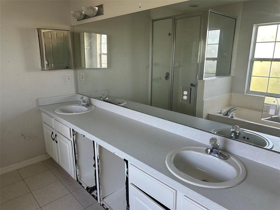 For Sale: $220,000 (3 beds, 2 baths, 1858 Square Feet)