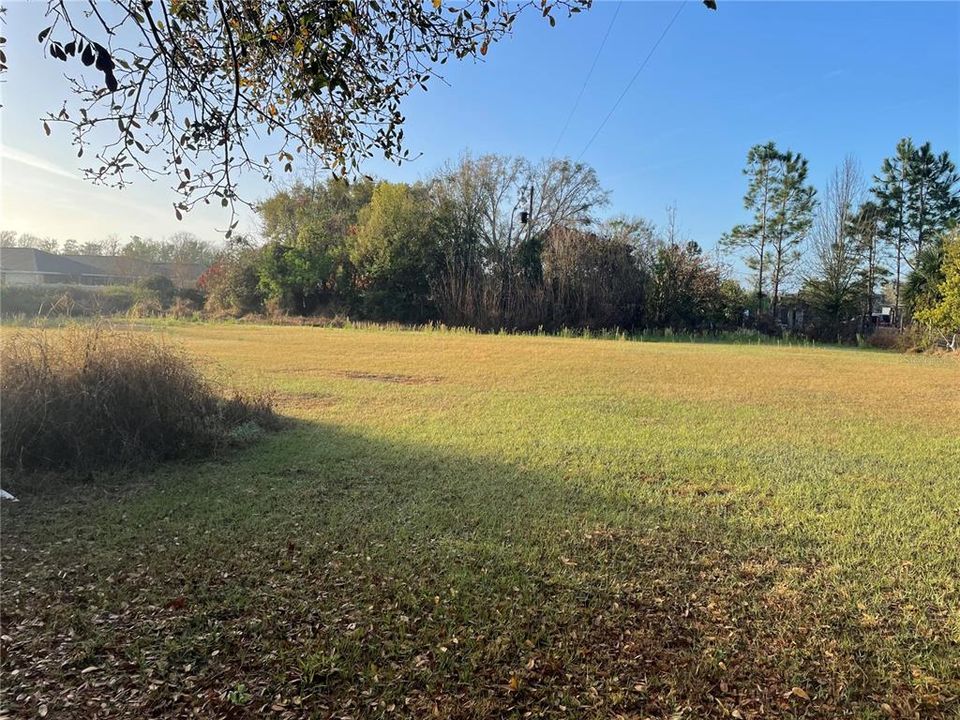 待售: $299,000 (1.10 acres)