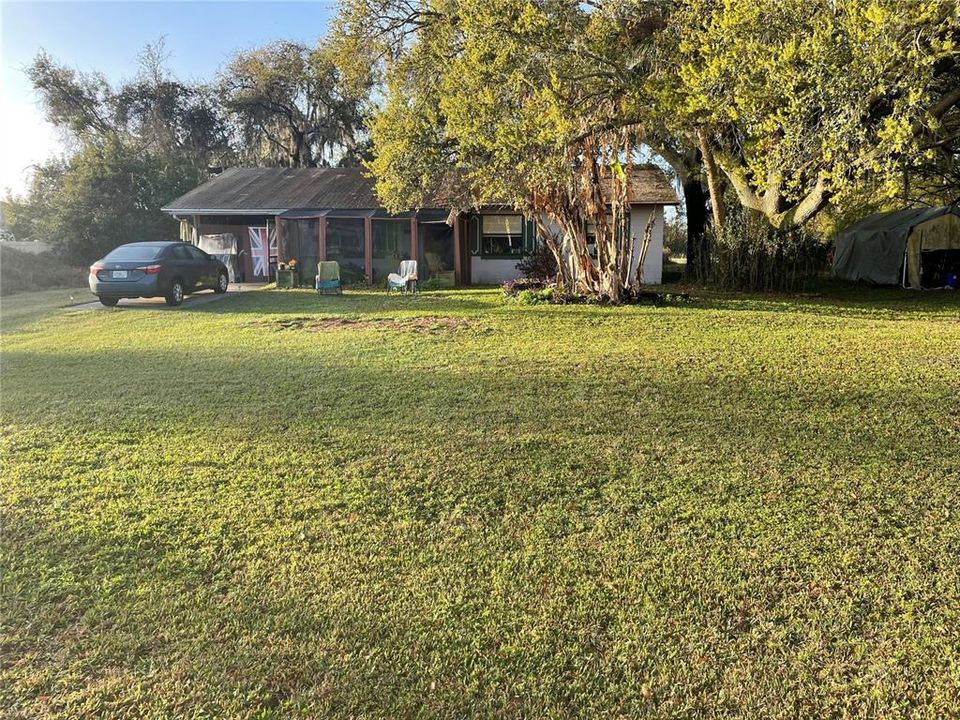 待售: $299,000 (1.10 acres)