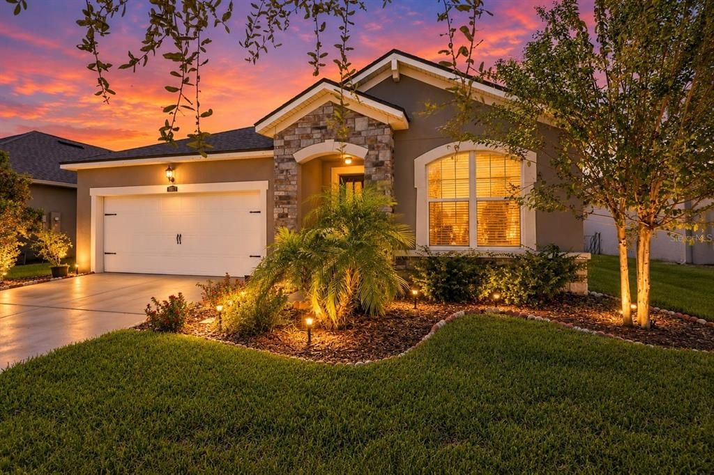 For Sale: $389,900 (3 beds, 2 baths, 1752 Square Feet)