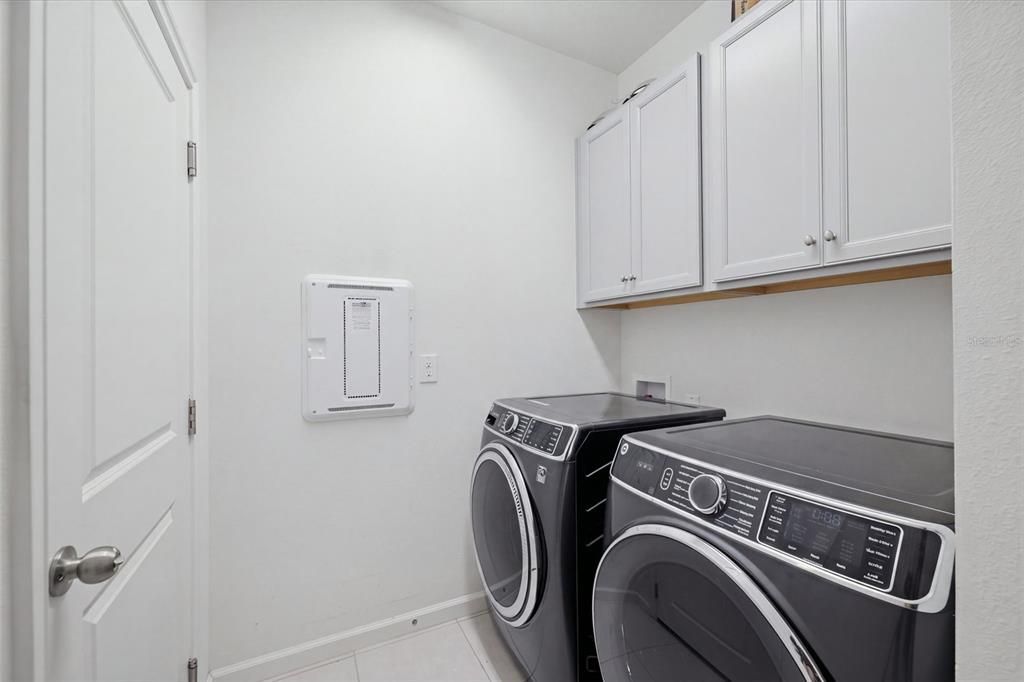 For Sale: $389,900 (3 beds, 2 baths, 1752 Square Feet)