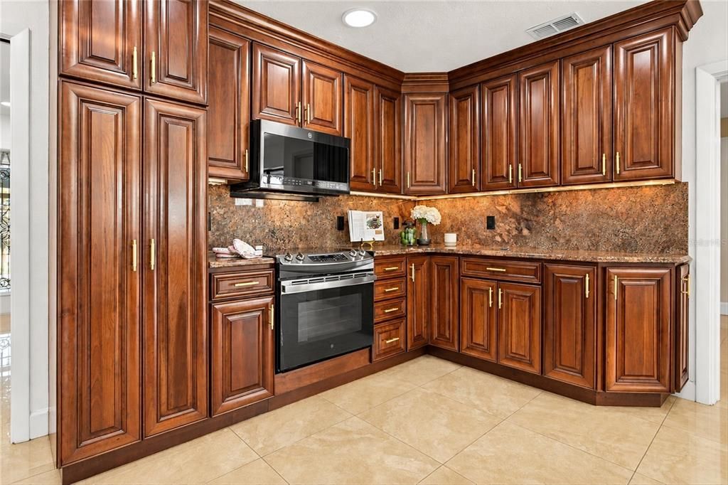En Venta: $629,000 (3 camas, 2 baños, 1866 Pies cuadrados)