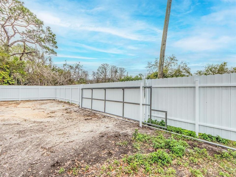 На продажу: $89,000 (0.26 acres)