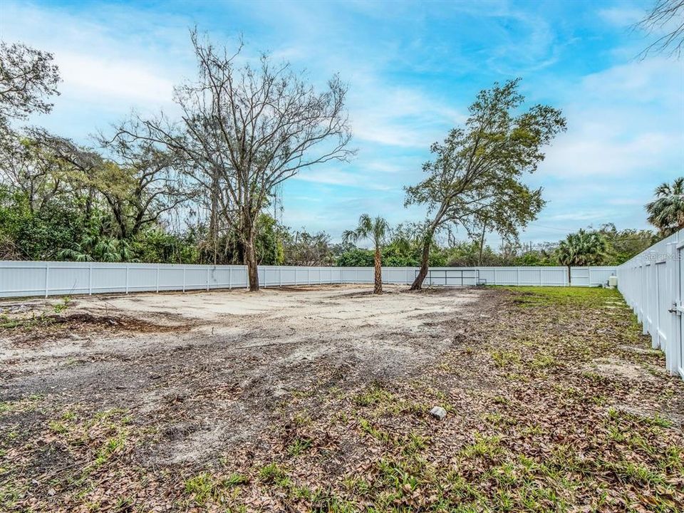 На продажу: $89,000 (0.26 acres)