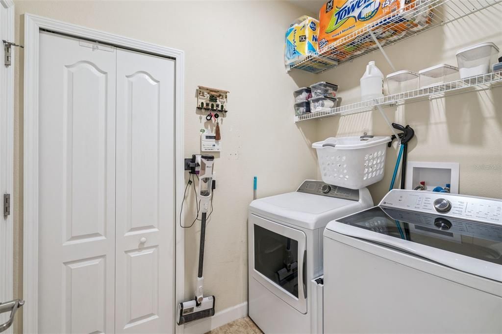 For Sale: $374,900 (3 beds, 2 baths, 1582 Square Feet)