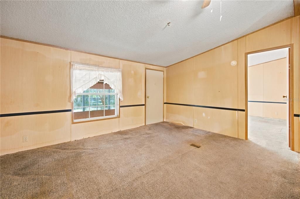 For Sale: $205,000 (3 beds, 2 baths, 1248 Square Feet)