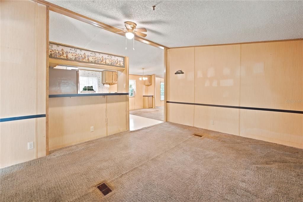 For Sale: $205,000 (3 beds, 2 baths, 1248 Square Feet)