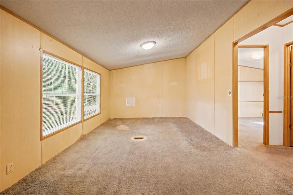 For Sale: $205,000 (3 beds, 2 baths, 1248 Square Feet)