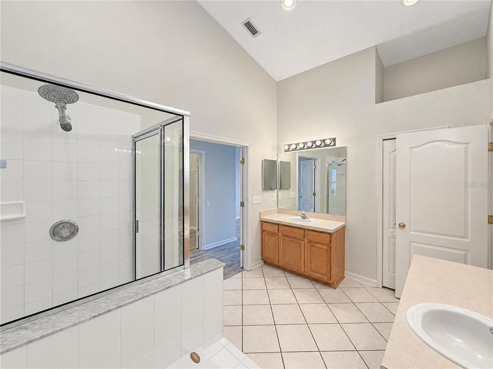 En Venta: $425,000 (4 camas, 2 baños, 2039 Pies cuadrados)
