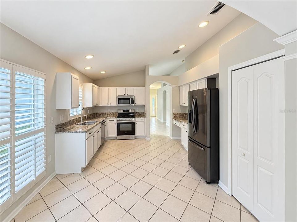 En Venta: $425,000 (4 camas, 2 baños, 2039 Pies cuadrados)