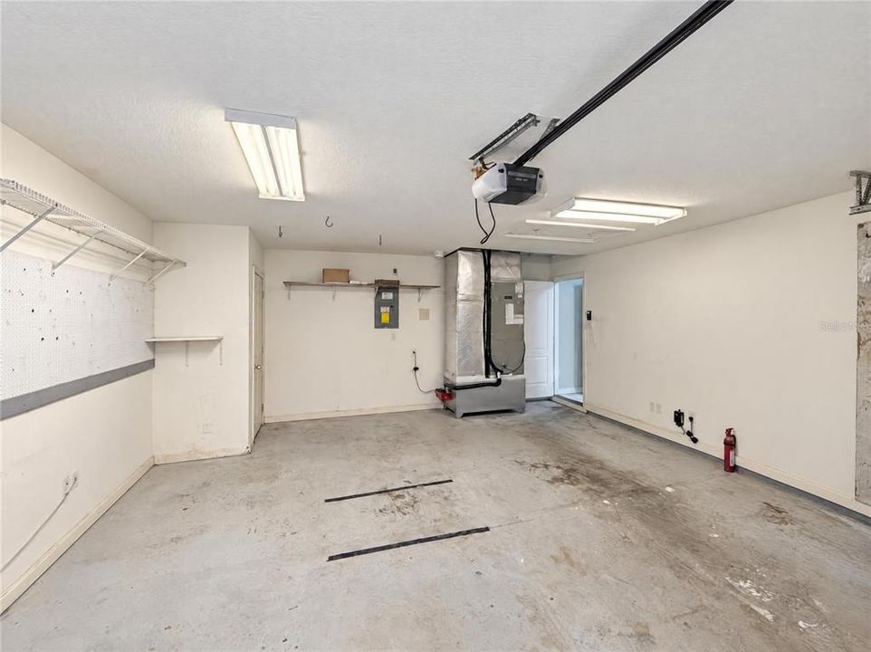 En Venta: $425,000 (4 camas, 2 baños, 2039 Pies cuadrados)