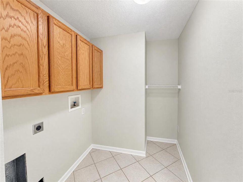 En Venta: $425,000 (4 camas, 2 baños, 2039 Pies cuadrados)