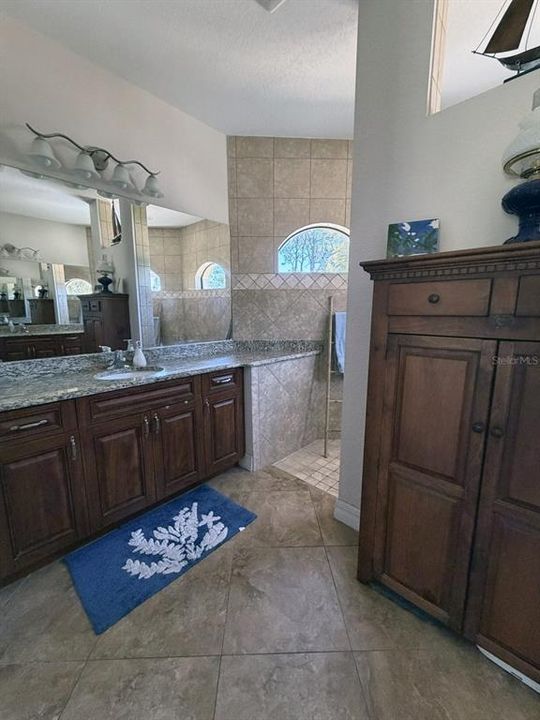 На продажу: $625,000 (3 спален, 2 ванн, 1909 Квадратных фут)