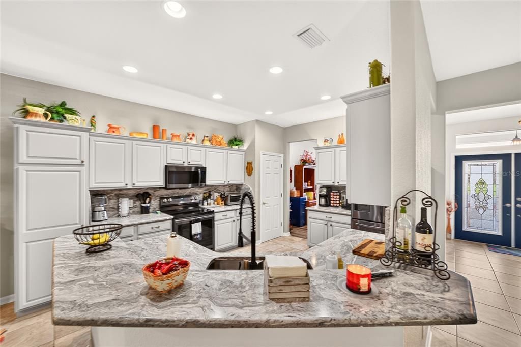 For Sale: $479,000 (3 beds, 2 baths, 1958 Square Feet)