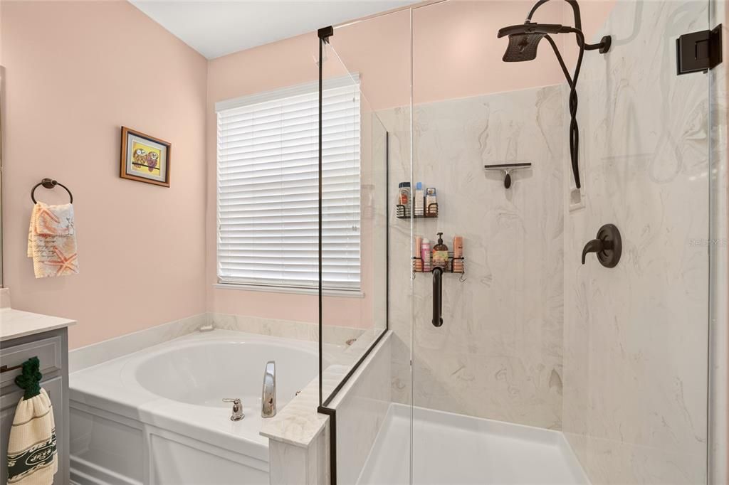 For Sale: $479,000 (3 beds, 2 baths, 1958 Square Feet)