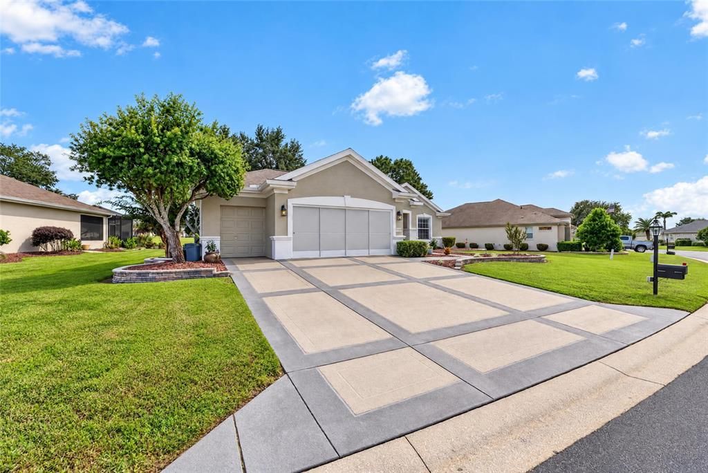 For Sale: $479,000 (3 beds, 2 baths, 1958 Square Feet)