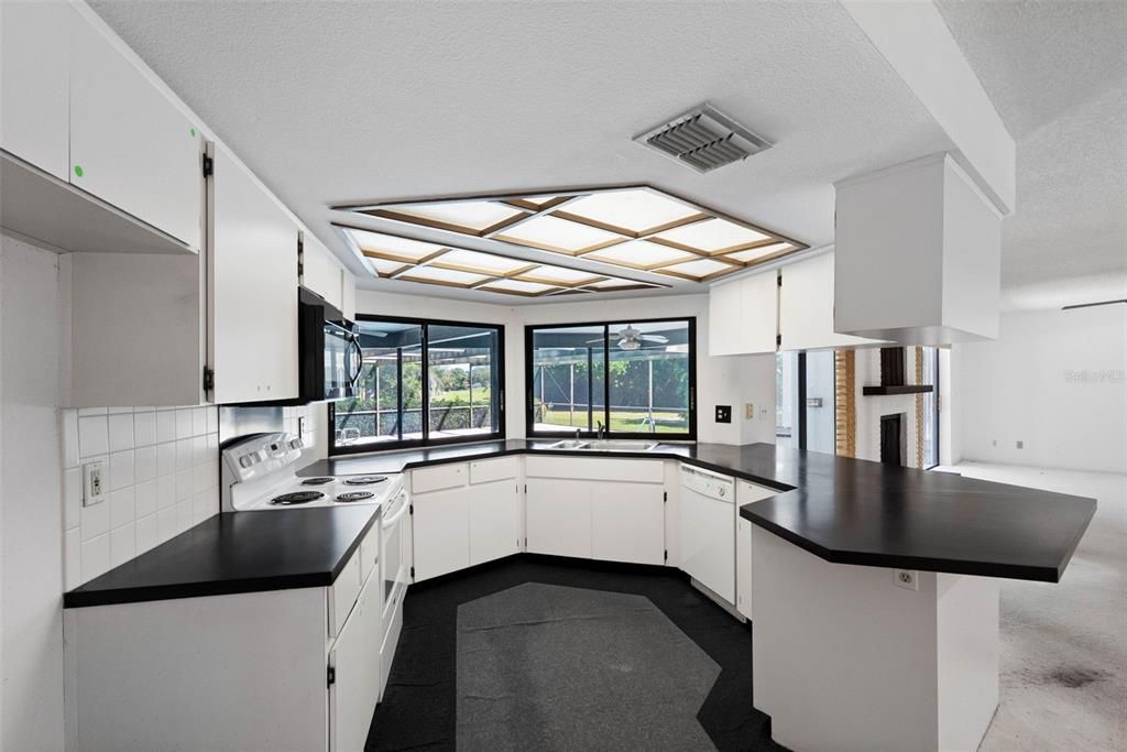 For Sale: $789,000 (5 beds, 3 baths, 3316 Square Feet)