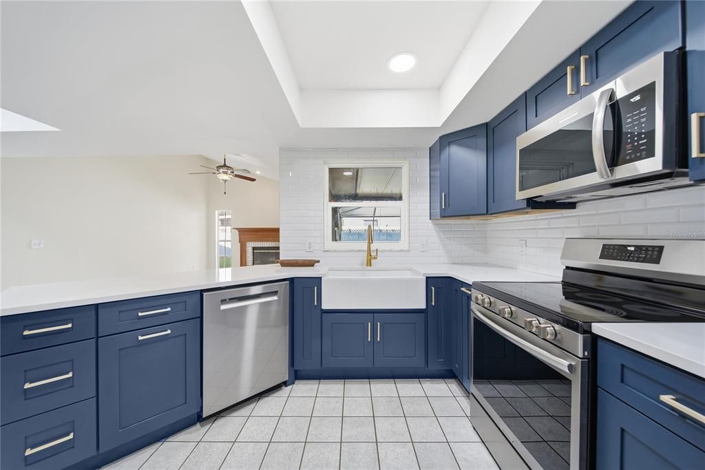 En Venta: $460,000 (4 camas, 2 baños, 2013 Pies cuadrados)