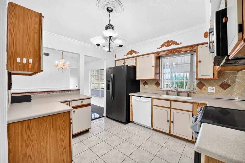 На продажу: $289,900 (3 спален, 2 ванн, 1572 Квадратных фут)