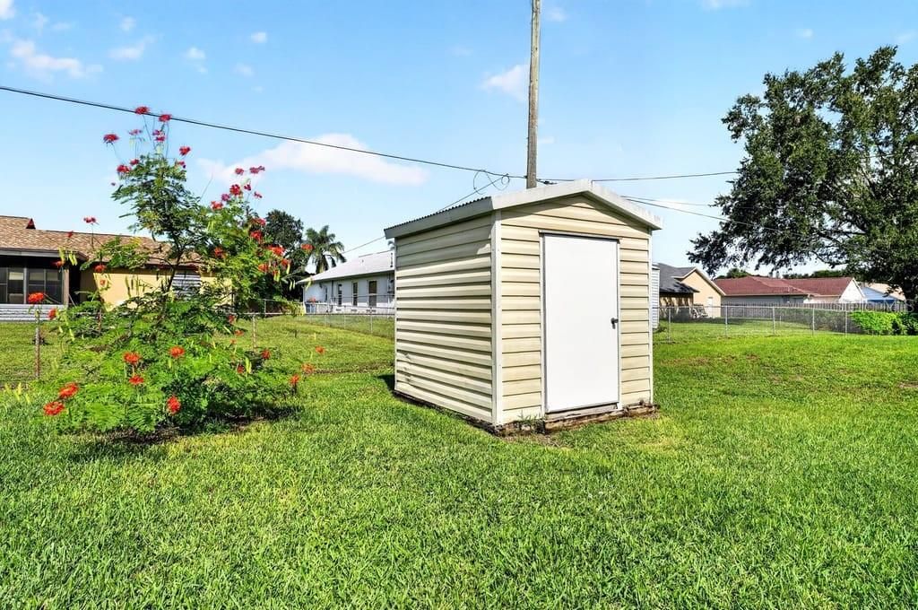 На продажу: $289,900 (3 спален, 2 ванн, 1572 Квадратных фут)