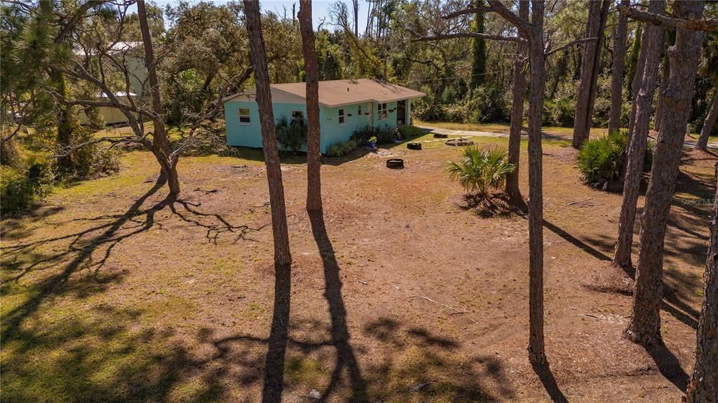 For Sale: $298,000 (2 beds, 1 baths, 864 Square Feet)