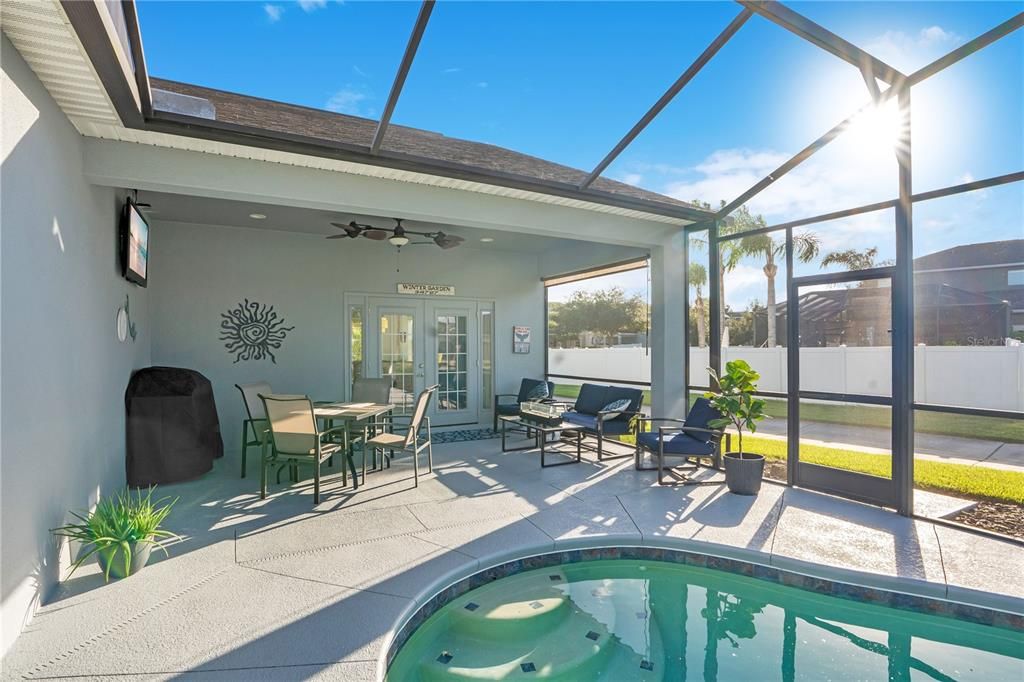 For Sale: $575,000 (3 beds, 2 baths, 1920 Square Feet)