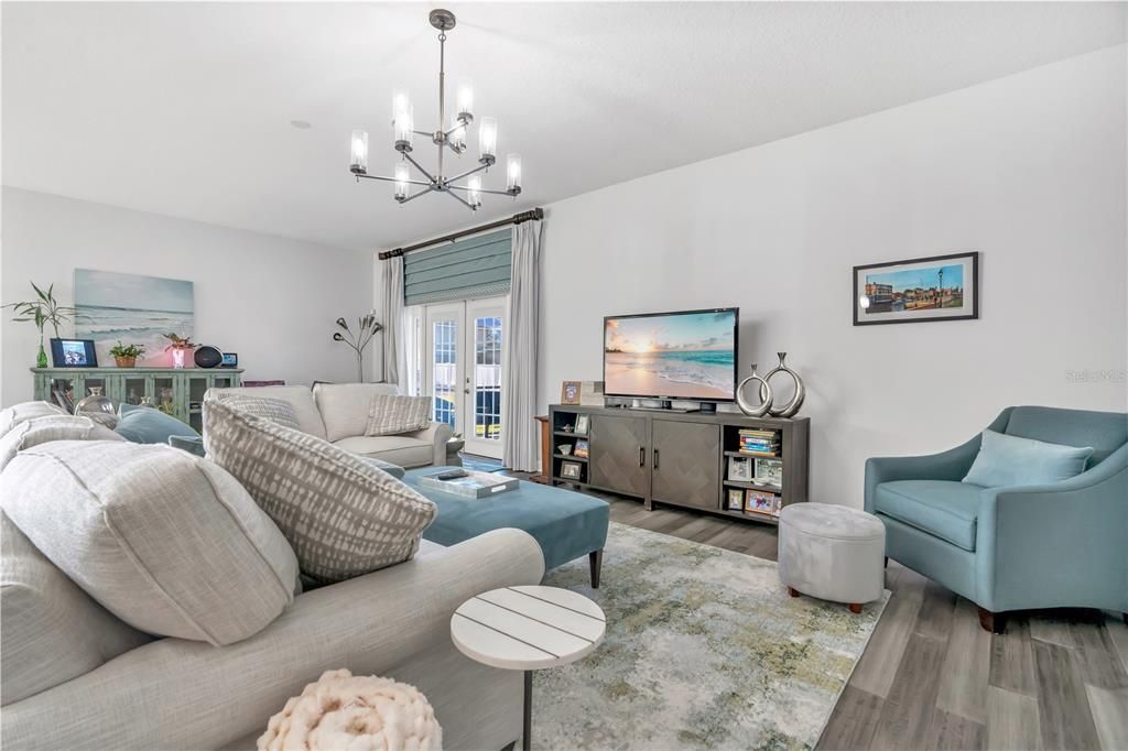 For Sale: $575,000 (3 beds, 2 baths, 1920 Square Feet)