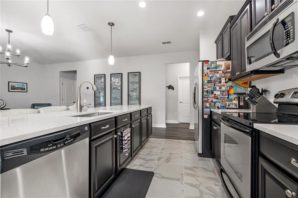 For Sale: $575,000 (3 beds, 2 baths, 1920 Square Feet)
