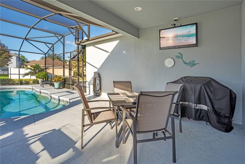 For Sale: $575,000 (3 beds, 2 baths, 1920 Square Feet)