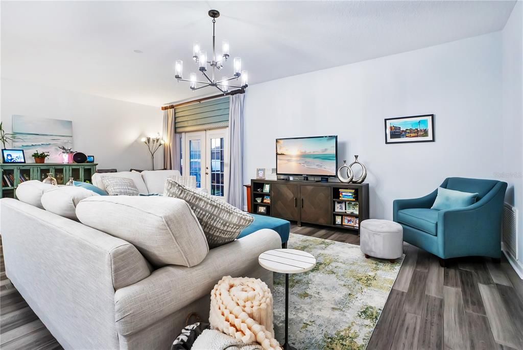 For Sale: $575,000 (3 beds, 2 baths, 1920 Square Feet)