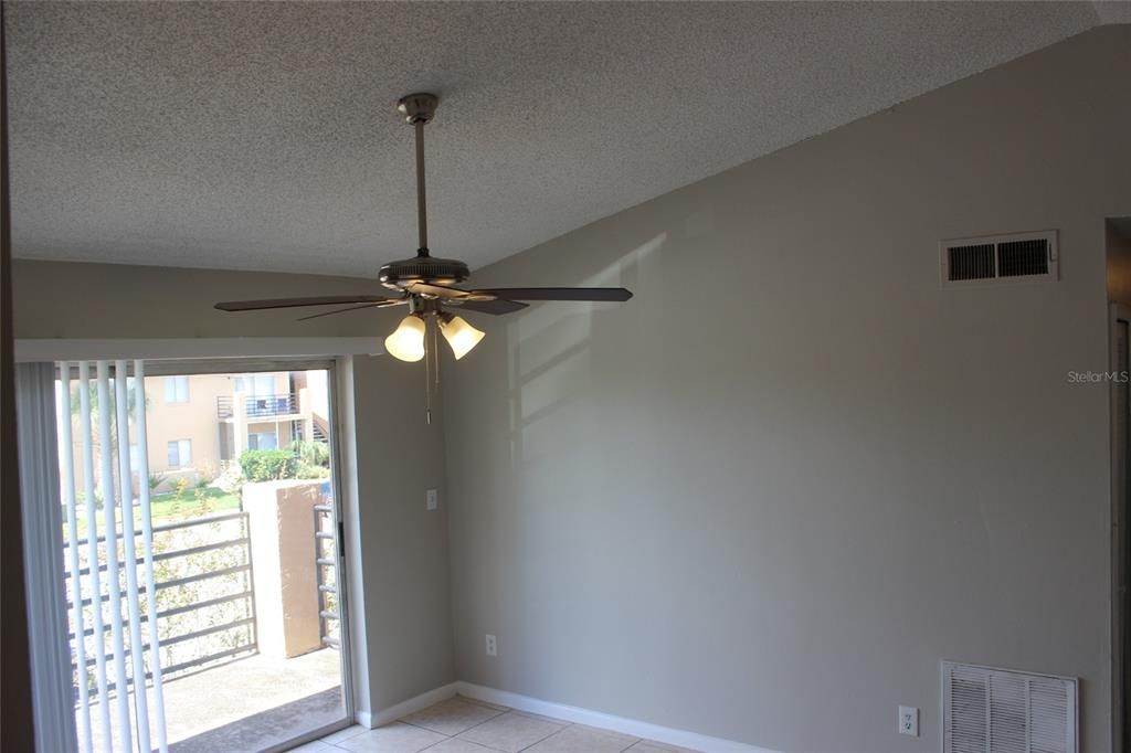 En Venta: $105,000 (2 camas, 2 baños, 934 Pies cuadrados)