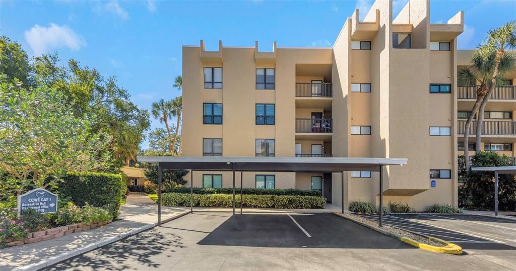 For Sale: $215,000 (2 beds, 2 baths, 1050 Square Feet)