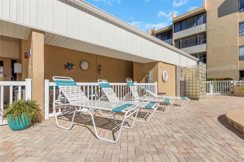 For Sale: $215,000 (2 beds, 2 baths, 1050 Square Feet)