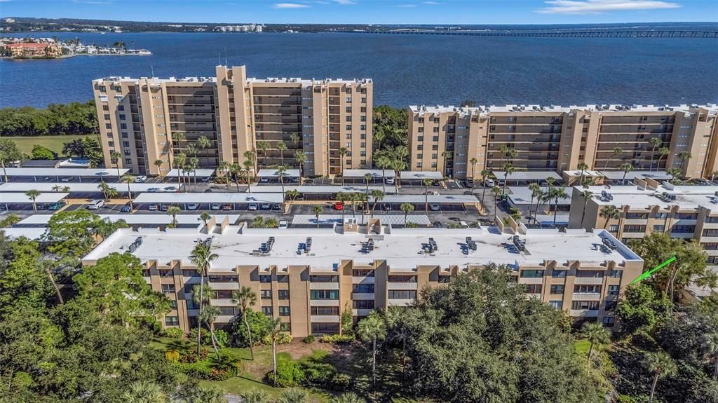 For Sale: $215,000 (2 beds, 2 baths, 1050 Square Feet)