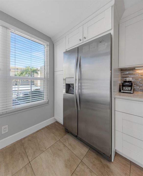 For Sale: $215,000 (2 beds, 2 baths, 1050 Square Feet)