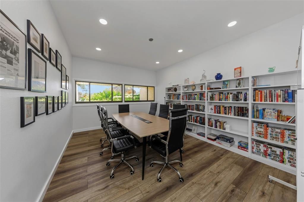 For Sale: $215,000 (2 beds, 2 baths, 1050 Square Feet)