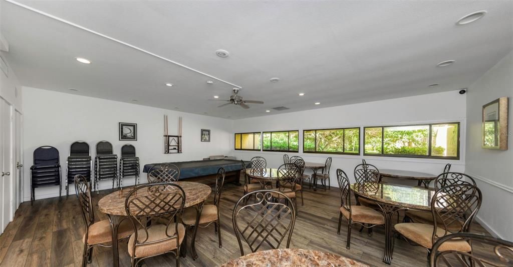 For Sale: $215,000 (2 beds, 2 baths, 1050 Square Feet)