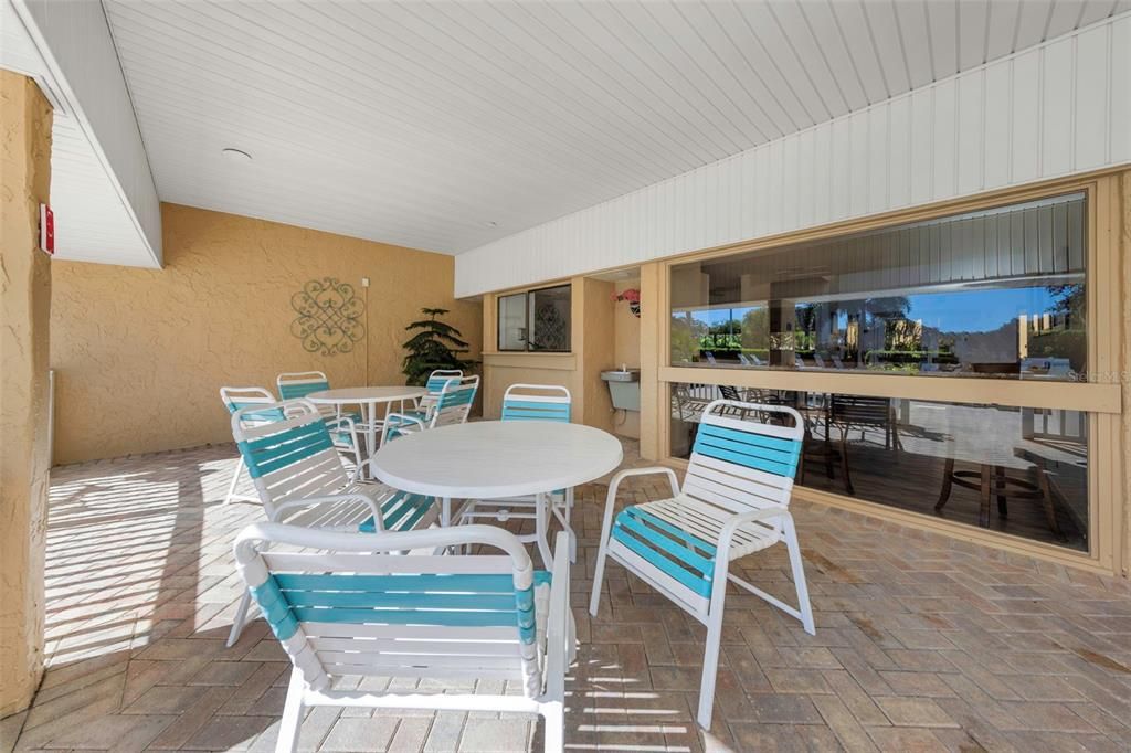 For Sale: $215,000 (2 beds, 2 baths, 1050 Square Feet)