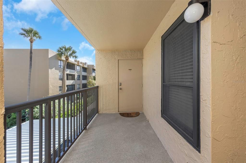 For Sale: $215,000 (2 beds, 2 baths, 1050 Square Feet)