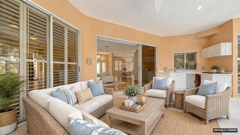 En Venta: $679,900 (4 camas, 3 baños, 2640 Pies cuadrados)