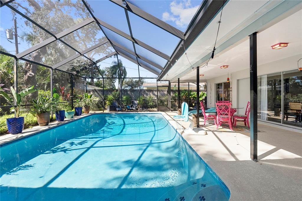 For Sale: $775,000 (4 beds, 2 baths, 2071 Square Feet)